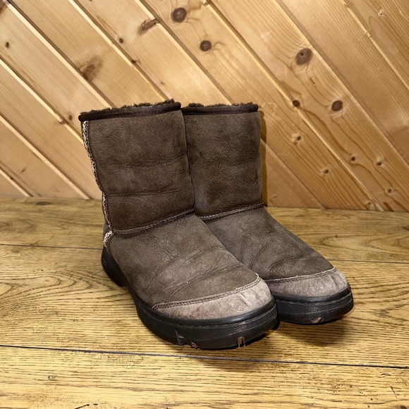 Ugg Ultimate TAS 5212 Classic Braid Chocolate Suede Shearing Boots |‎ Women's 9 - Picture 1 of 12